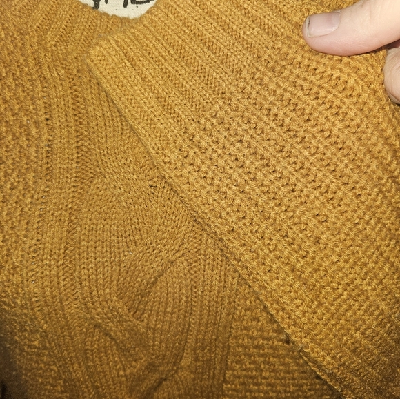 Arizona Jean Co. Womans Gold Knit Sweater Size M - Picture 4 of 12